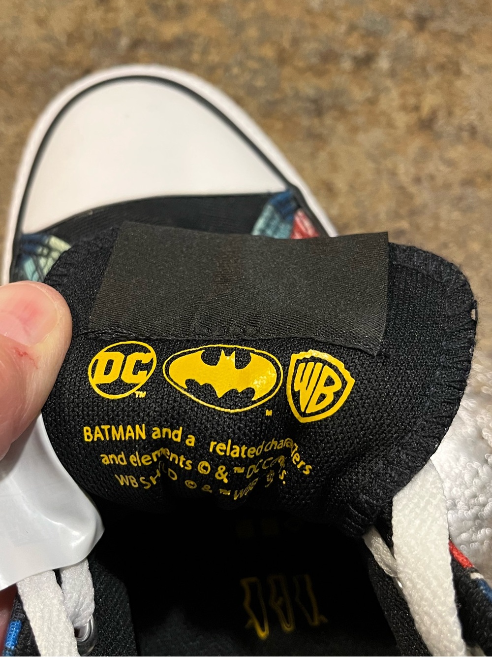 UNISEX The Batman x Converse Chuck Taylor All Star Low 80th anniversary sneakers - Picture 5 of 7